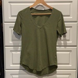 Lululemon t-shirt
